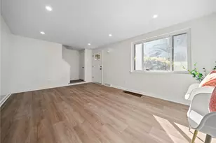 2905 Blackridge Ave, Pittsburgh, PA 15235 - Photo 8