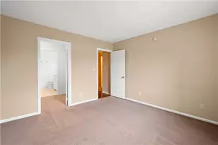 1230 Chatham Park Dr, Scott Township, PA 15216 - Photo 26