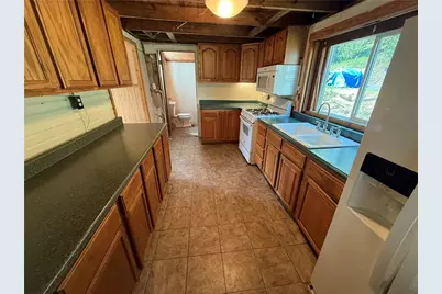 125 Ayers Ave, Twp of But SE, PA 16001 - Photo 10