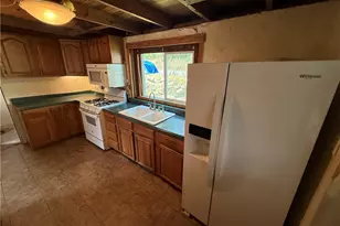 125 Ayers Ave, Twp of But SE, PA 16001 - Photo 8