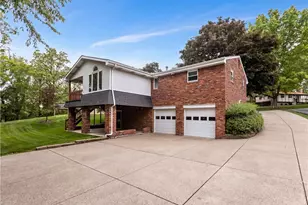 416 Peters Dr, Pittsburgh, PA 15116 - Photo 32