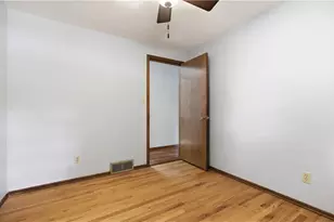 416 Peters Dr, Pittsburgh, PA 15116 - Photo 26