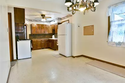 891 Bechtol, Sharon, PA 16146 - Photo 16