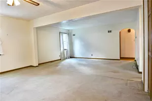 891 Bechtol, Sharon, PA 16146 - Photo 10