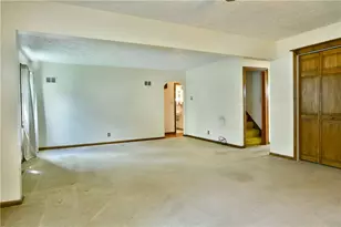 891 Bechtol, Sharon, PA 16146 - Photo 6
