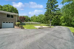 1101 Fairlane Dr, Hopewell Township, PA 15001 - Photo 8
