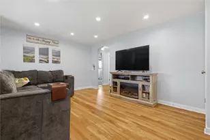 664 Somerville Dr, Scott Township, PA 15243 - Photo 8