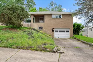 200 Erwin Pl, McKees Rocks, PA 15136 - Photo 1