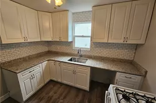 520 Joffre St, Ellwood City, PA 16117 - Photo 4
