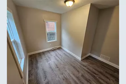 520 Joffre St, Ellwood City, PA 16117 - Photo 10