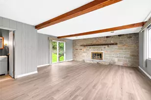 2 Broad St, Jeannette, PA 15644 - Photo 8