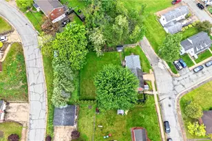 2 Broad St, Jeannette, PA 15644 - Photo 34