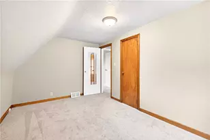 2 Broad St, Jeannette, PA 15644 - Photo 24