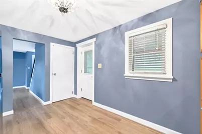 2 Broad St, Jeannette, PA 15644 - Photo 16