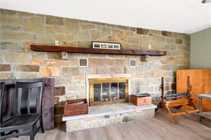 2 Broad St, Jeannette, PA 15644 - Photo 10