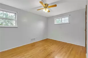 138 Convair Dr, Moon/Crescent Twp, PA 15108 - Photo 18