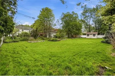1325 Stanton St, Sharon, PA 16146 - Photo 8