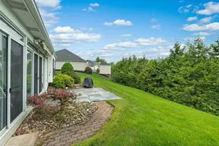 1002 Sunnyfield Ct, Penn Twp, PA 15636 - Photo 34