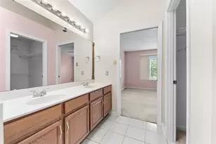 1002 Sunnyfield Ct, Penn Twp, PA 15636 - Photo 16