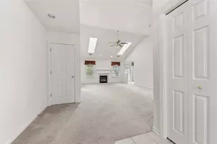 1002 Sunnyfield Ct, Penn Twp, PA 15636 - Photo 6