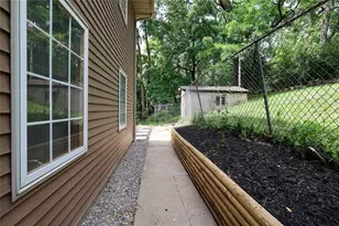 2373 Hopeland St, Pittsburgh, PA 15210 - Photo 32