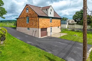 301 Orchard Spring Rd, Scott Township, PA 15220 - Photo 30