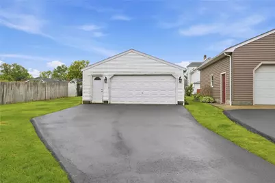 220 E Sheridan Ave, New Castle, PA 16105 - Photo 2