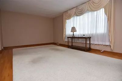 1150 Vivjon Dr, West Homestead, PA 15120 - Photo 12