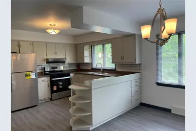 221 N Cascade St, New Castle, PA 16101 - Photo 2