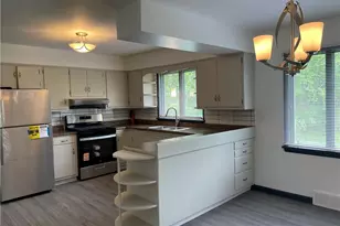 221 N Cascade St, New Castle, PA 16101 - Photo 2