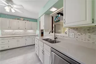 1818 Foxcroft Ln, Pittsburgh, PA 15101 - Photo 10