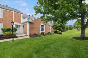1818 Foxcroft Ln, Pittsburgh, PA 15101 - Photo 2