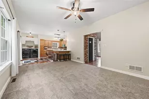 144 Bayberry Ln, Cranberry Township, PA 16066 - Photo 10