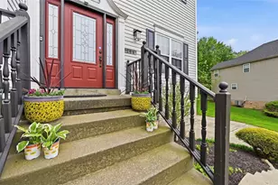 144 Bayberry Ln, Cranberry Township, PA 16066 - Photo 2