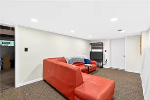 1801 Vollmer Dr, Pittsburgh, PA 15116 - Photo 28