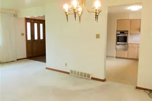 640 Longvue Dr, Chartiers, PA 15342 - Photo 6