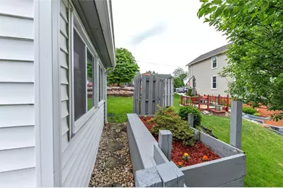 715 Sidney St, Southwest Greensburg Boro, PA 15601 - Photo 6