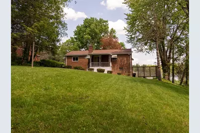 128 Clover Dr, Center Township, PA 15061 - Photo 16
