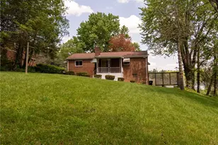 128 Clover Dr, Center Township, PA 15061 - Photo 16