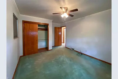 128 Clover Dr, Center Township, PA 15061 - Photo 12