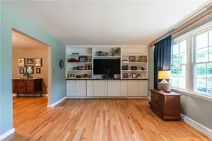 123 Southview Dr, Lancaster Township, PA 16037 - Photo 4