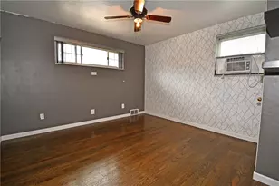 433 Ridgemont Dr, Pittsburgh, PA 15220 - Photo 12