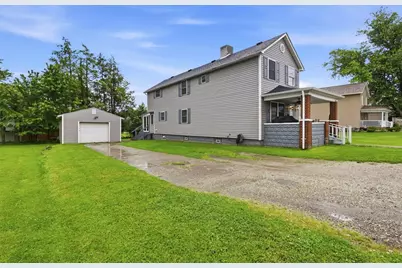 210 Perry Ave, Washington Township, PA 15012 - Photo 4