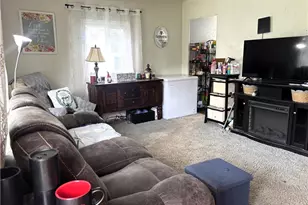 1922 Robinwood St, Union Township, PA 16101 - Photo 2