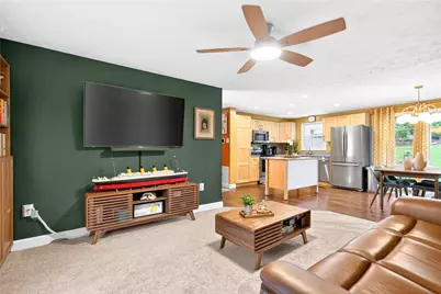 215 Princeton Dr, Center Township, PA 15001 - Photo 4