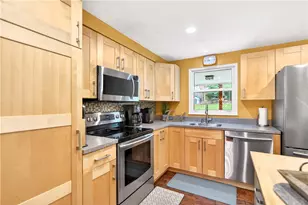 215 Princeton Dr, Center Township, PA 15001 - Photo 8