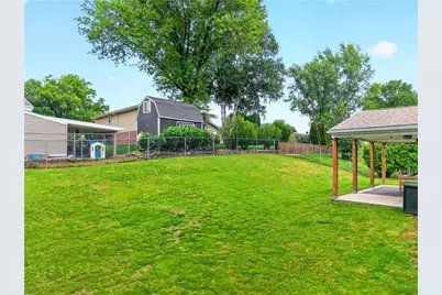 215 Princeton Dr, Center Township, PA 15001 - Photo 40