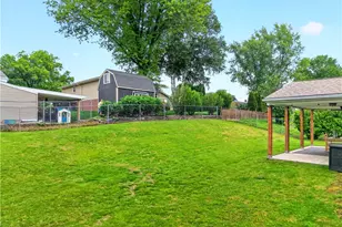 215 Princeton Dr, Center Township, PA 15001 - Photo 40