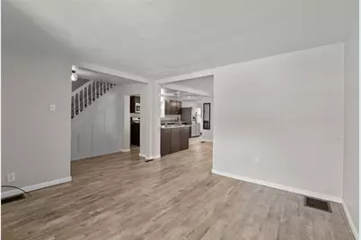 4242 Lydia, Pittsburgh, PA 15207 - Photo 6