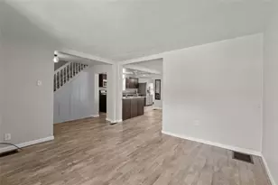 4242 Lydia, Pittsburgh, PA 15207 - Photo 6